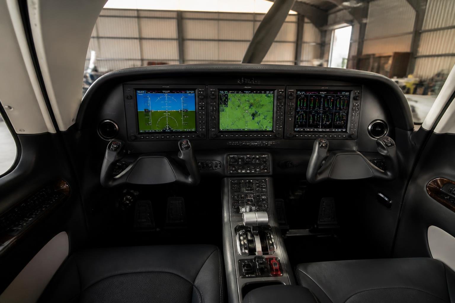 Modernized general aviation cockpit with glass avionics