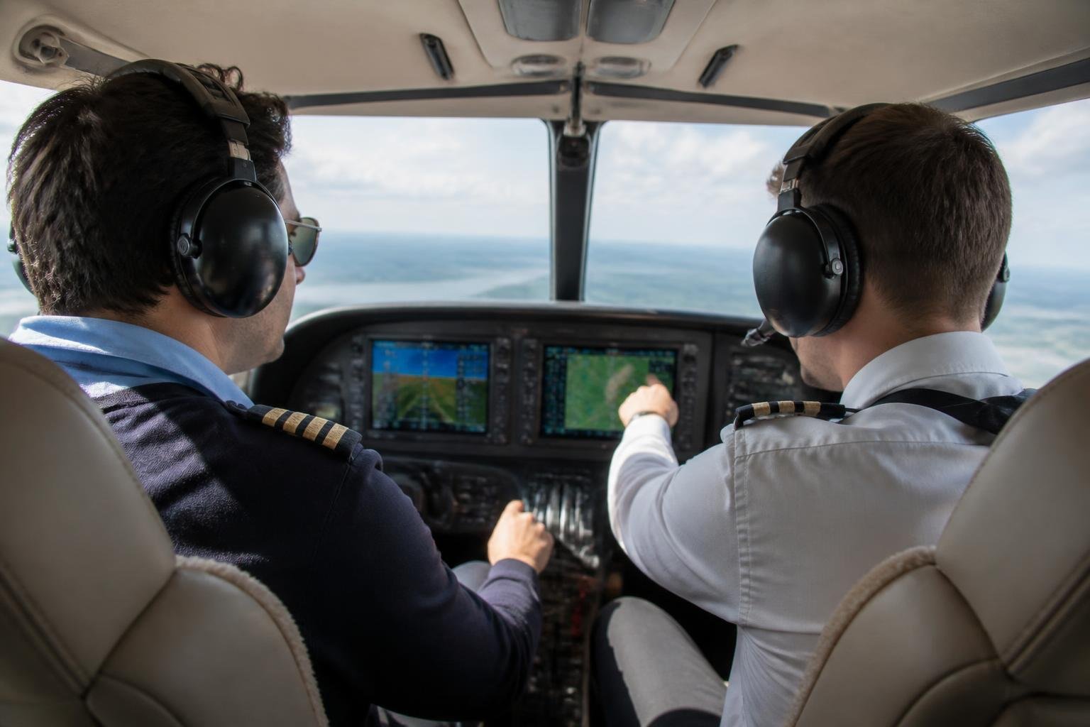 Pilot training in a light-twin cockpit
